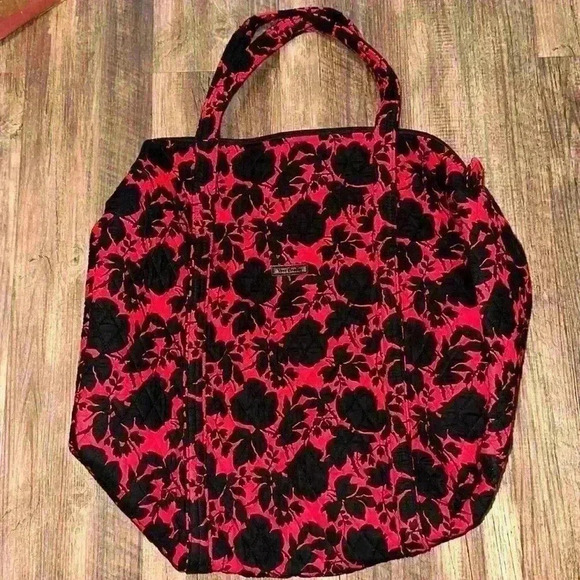 VERA BRADLEY DUFFEL BAG EXCELLENT CONDITION - Picture 1 of 7